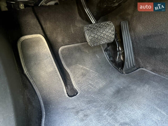 Черный Мерседес Ц-Класс, объемом двигателя 2 л и пробегом 170 тыс. км за 18500 $, фото 20 на Automoto.ua