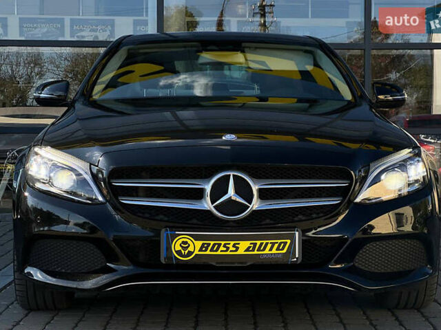 Чорний Мерседес Ц-Клас, об'ємом двигуна 1.99 л та пробігом 246 тис. км за 21800 $, фото 1 на Automoto.ua