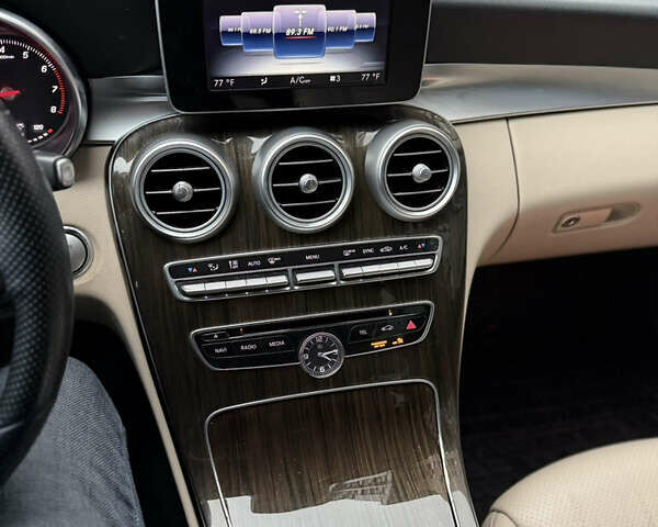 Чорний Мерседес Ц-Клас, об'ємом двигуна 1.99 л та пробігом 235 тис. км за 14999 $, фото 25 на Automoto.ua