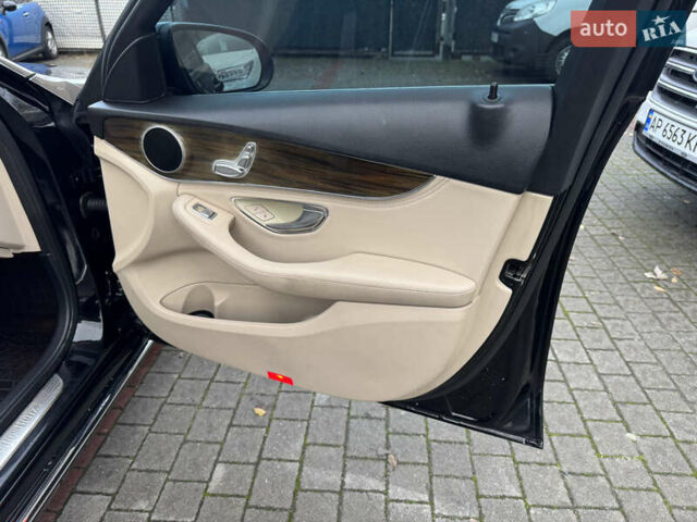 Черный Мерседес Ц-Класс, объемом двигателя 2 л и пробегом 235 тыс. км за 15000 $, фото 18 на Automoto.ua