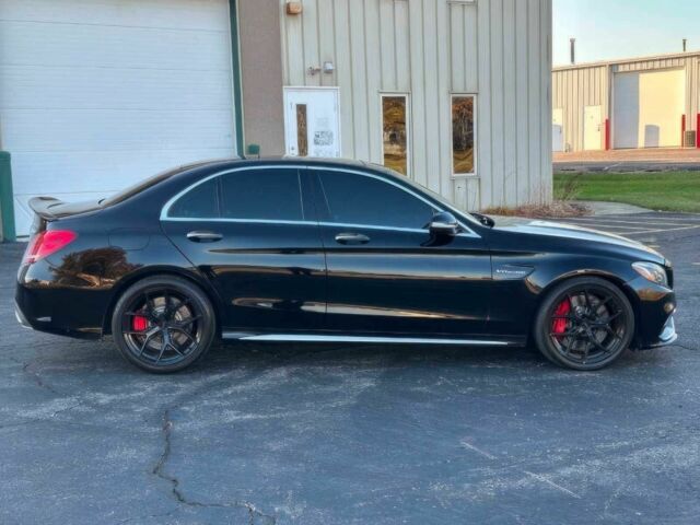 Черный Мерседес Ц-Класс, объемом двигателя 4 л и пробегом 72 тыс. км за 7500 $, фото 4 на Automoto.ua