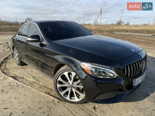 Чорний Мерседес Ц-Клас, об'ємом двигуна 1.99 л та пробігом 104 тис. км за 25000 $, фото 1 на Automoto.ua