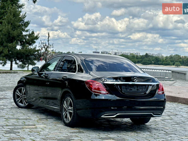 Черный Мерседес Ц-Класс, объемом двигателя 1.6 л и пробегом 232 тыс. км за 18777 $, фото 60 на Automoto.ua