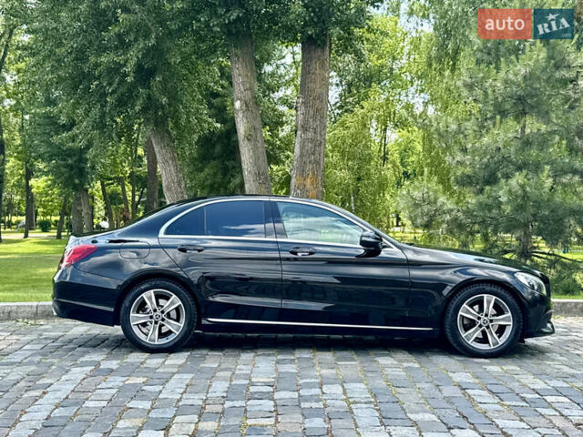 Черный Мерседес Ц-Класс, объемом двигателя 1.6 л и пробегом 232 тыс. км за 18777 $, фото 46 на Automoto.ua