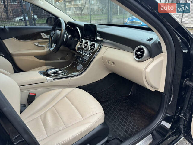 Черный Мерседес Ц-Класс, объемом двигателя 2 л и пробегом 235 тыс. км за 15000 $, фото 19 на Automoto.ua