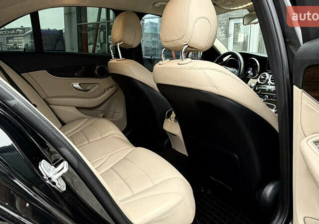 Черный Мерседес Ц-Класс, объемом двигателя 1.99 л и пробегом 235 тыс. км за 19500 $, фото 20 на Automoto.ua
