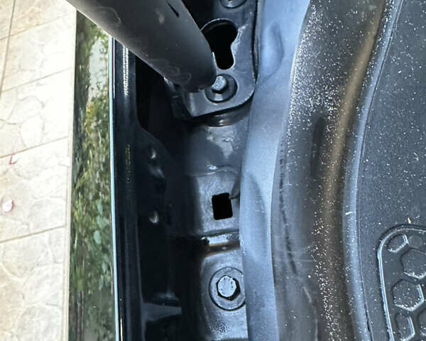 Черный Мерседес Ц-Класс, объемом двигателя 2 л и пробегом 199 тыс. км за 19800 $, фото 55 на Automoto.ua