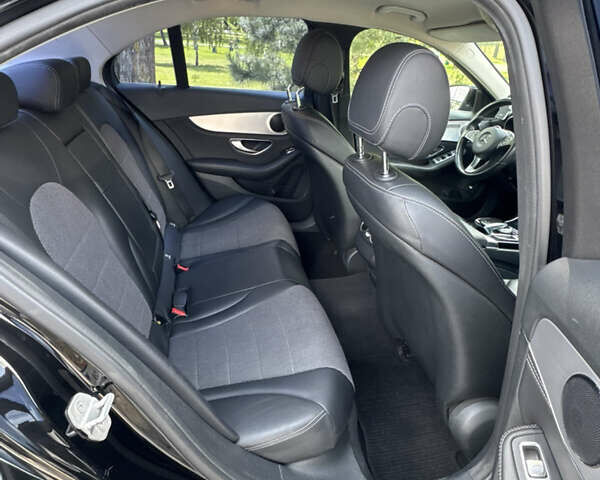 Черный Мерседес Ц-Класс, объемом двигателя 1.6 л и пробегом 232 тыс. км за 18777 $, фото 29 на Automoto.ua