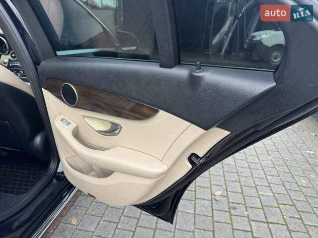 Черный Мерседес Ц-Класс, объемом двигателя 2 л и пробегом 235 тыс. км за 15000 $, фото 13 на Automoto.ua