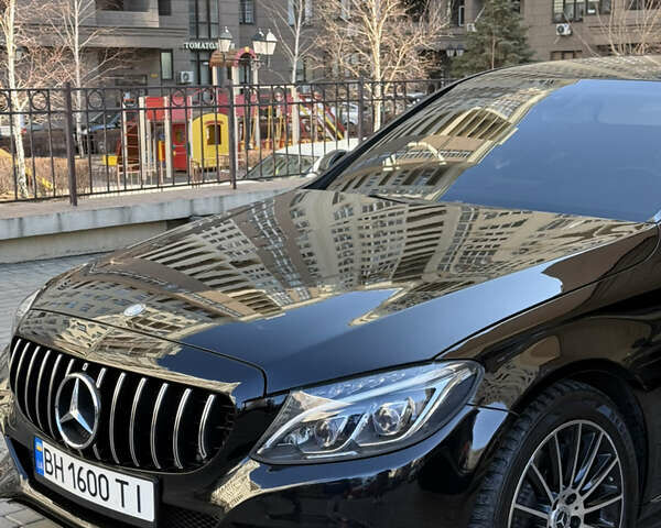 Чорний Мерседес Ц-Клас, об'ємом двигуна 1.99 л та пробігом 180 тис. км за 22000 $, фото 1 на Automoto.ua
