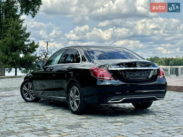 Черный Мерседес Ц-Класс, объемом двигателя 1.6 л и пробегом 232 тыс. км за 18777 $, фото 56 на Automoto.ua