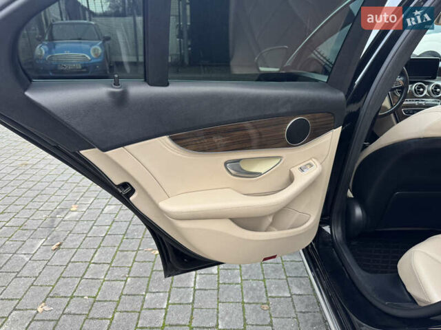 Черный Мерседес Ц-Класс, объемом двигателя 2 л и пробегом 235 тыс. км за 15000 $, фото 14 на Automoto.ua