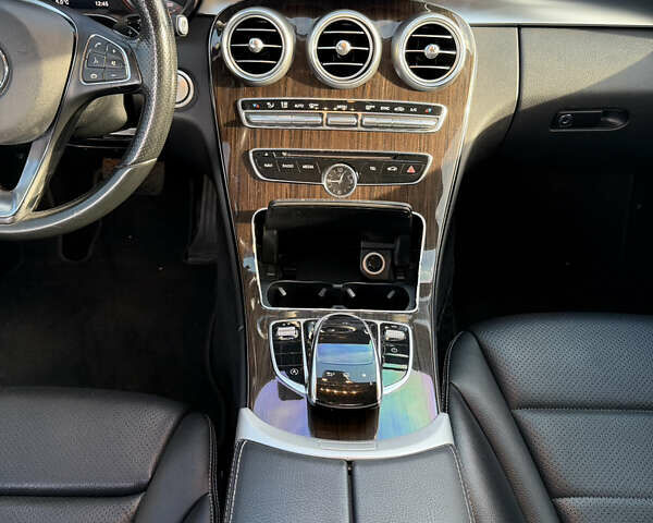 Чорний Мерседес Ц-Клас, об'ємом двигуна 1.99 л та пробігом 104 тис. км за 25000 $, фото 44 на Automoto.ua