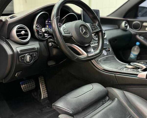 Чорний Мерседес Ц-Клас, об'ємом двигуна 3 л та пробігом 130 тис. км за 25000 $, фото 6 на Automoto.ua