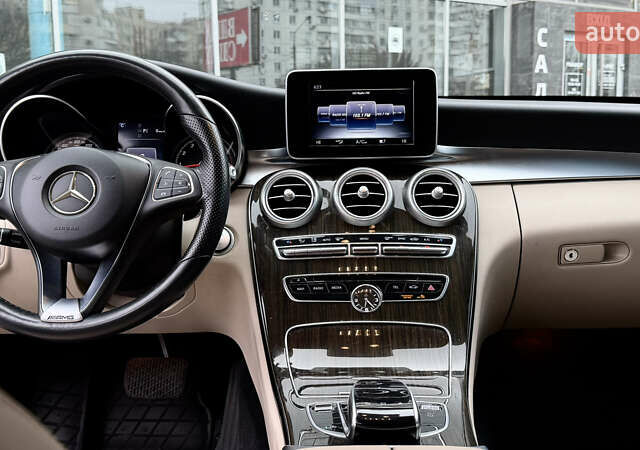 Черный Мерседес Ц-Класс, объемом двигателя 1.99 л и пробегом 235 тыс. км за 19500 $, фото 26 на Automoto.ua