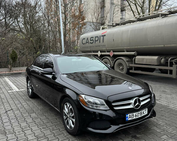 Черный Мерседес Ц-Класс, объемом двигателя 2 л и пробегом 204 тыс. км за 17000 $, фото 1 на Automoto.ua