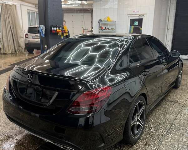 Чорний Мерседес Ц-Клас, об'ємом двигуна 3 л та пробігом 130 тис. км за 25000 $, фото 4 на Automoto.ua