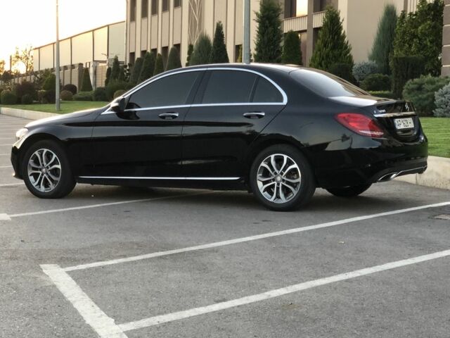 Чорний Мерседес Ц-Клас, об'ємом двигуна 2 л та пробігом 143 тис. км за 19800 $, фото 3 на Automoto.ua