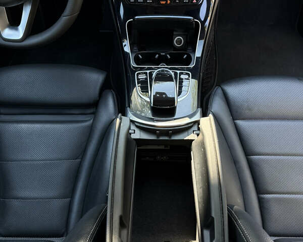 Черный Мерседес Ц-Класс, объемом двигателя 2 л и пробегом 170 тыс. км за 18500 $, фото 30 на Automoto.ua