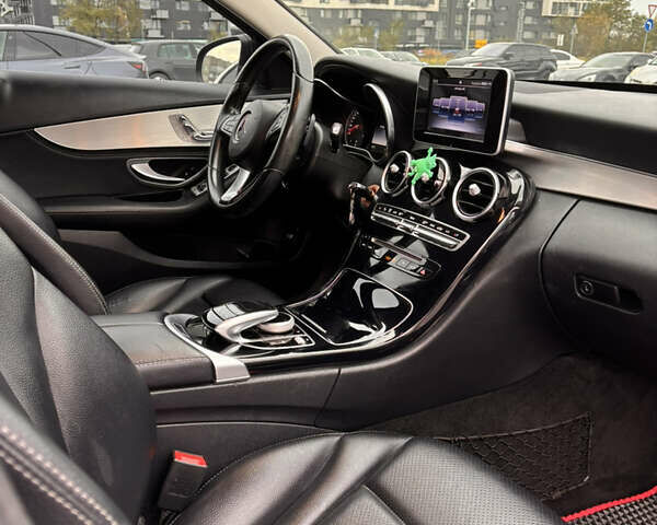 Мерседес Ц-Класс 2015 в Львове на Automoto.ua Черный Мерседес Ц-Класс, объемом двигателя 1.99 л и пробегом 180 тыс. км за 15800 $, фото 23 на Automoto.ua