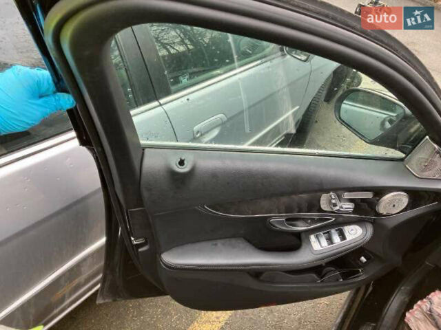 Черный Мерседес Ц-Класс, объемом двигателя 2 л и пробегом 95 тыс. км за 21999 $, фото 35 на Automoto.ua