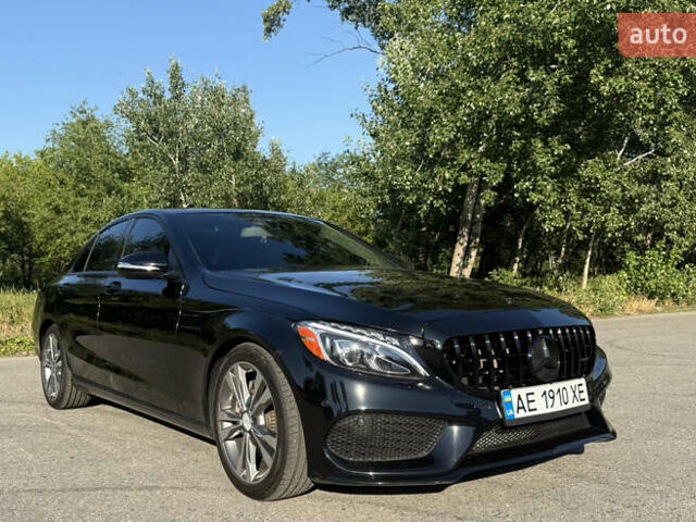 Черный Мерседес Ц-Класс, объемом двигателя 1.99 л и пробегом 70 тыс. км за 20000 $, фото 1 на Automoto.ua