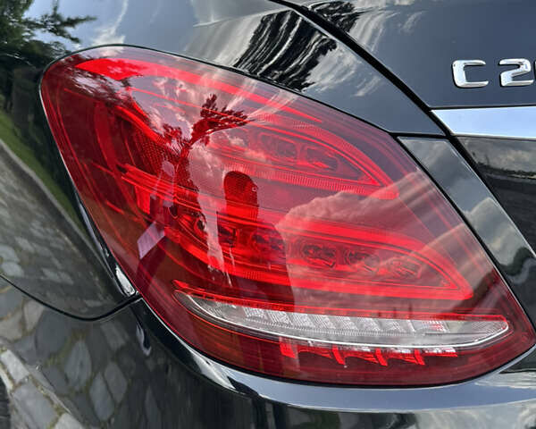 Черный Мерседес Ц-Класс, объемом двигателя 1.6 л и пробегом 232 тыс. км за 18777 $, фото 52 на Automoto.ua