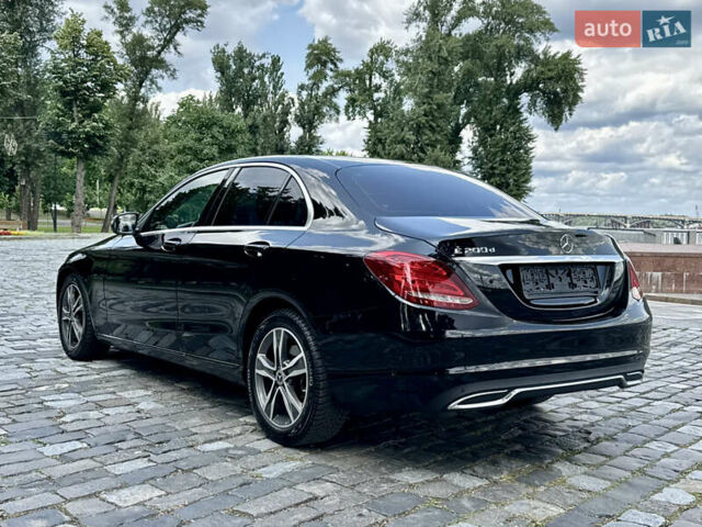 Черный Мерседес Ц-Класс, объемом двигателя 1.6 л и пробегом 232 тыс. км за 18777 $, фото 104 на Automoto.ua
