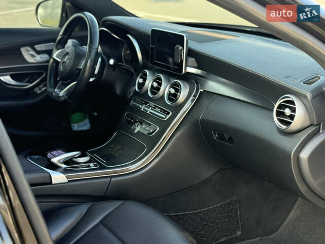 Черный Мерседес Ц-Класс, объемом двигателя 2 л и пробегом 175 тыс. км за 17500 $, фото 11 на Automoto.ua