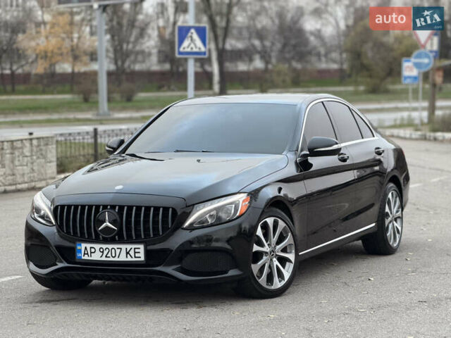 Черный Мерседес Ц-Класс, объемом двигателя 2 л и пробегом 98 тыс. км за 22500 $, фото 1 на Automoto.ua