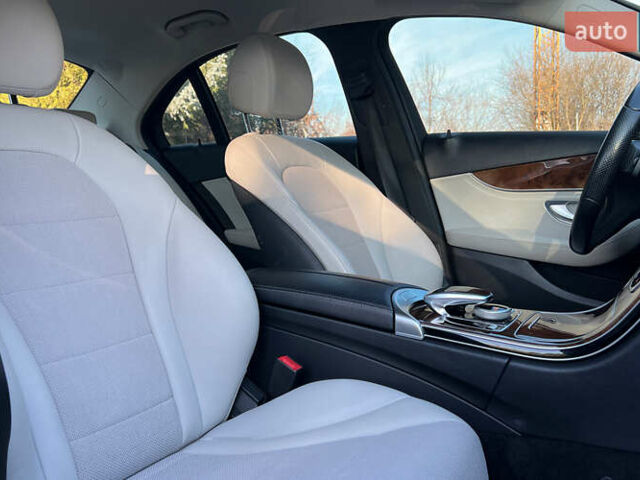 Черный Мерседес Ц-Класс, объемом двигателя 1.6 л и пробегом 272 тыс. км за 18999 $, фото 19 на Automoto.ua