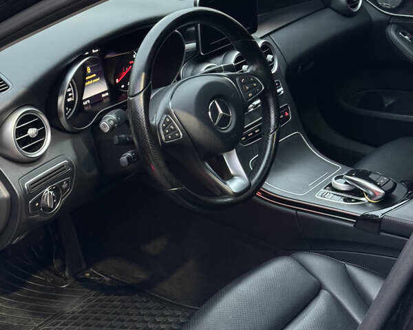 Черный Мерседес Ц-Класс, объемом двигателя 2 л и пробегом 204 тыс. км за 17000 $, фото 6 на Automoto.ua