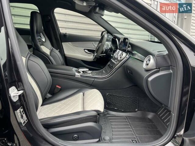 Мерседес Ц-Класс 2015 в Киеве на Automoto.ua Черный Мерседес Ц-Класс, объемом двигателя 3.98 л и пробегом 133 тыс. км за 38500 $, фото 26 на Automoto.ua