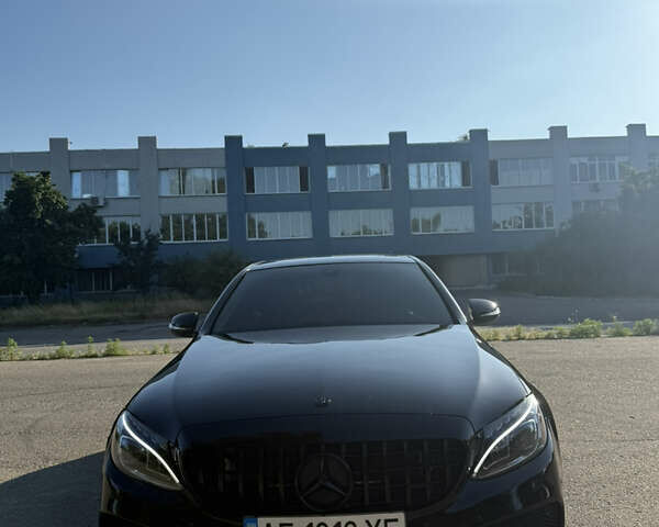 Черный Мерседес Ц-Класс, объемом двигателя 1.99 л и пробегом 70 тыс. км за 20000 $, фото 12 на Automoto.ua