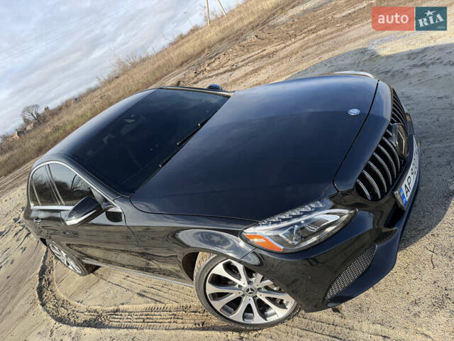 Чорний Мерседес Ц-Клас, об'ємом двигуна 1.99 л та пробігом 104 тис. км за 25000 $, фото 2 на Automoto.ua