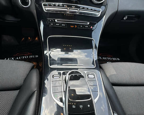 Черный Мерседес Ц-Класс, объемом двигателя 1.6 л и пробегом 232 тыс. км за 18777 $, фото 44 на Automoto.ua