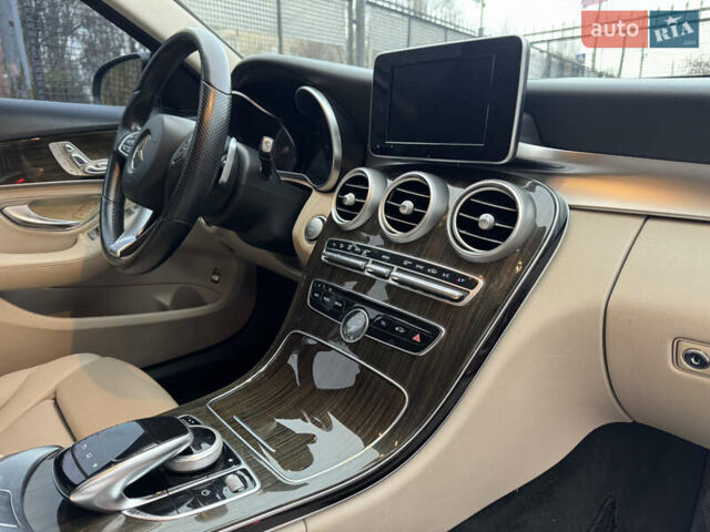 Черный Мерседес Ц-Класс, объемом двигателя 2 л и пробегом 235 тыс. км за 15000 $, фото 22 на Automoto.ua