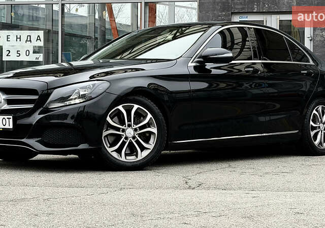 Черный Мерседес Ц-Класс, объемом двигателя 1.99 л и пробегом 235 тыс. км за 19500 $, фото 5 на Automoto.ua