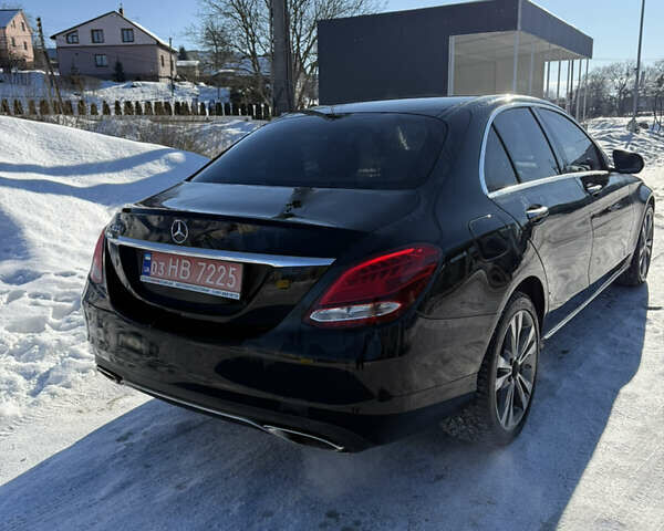 Черный Мерседес Ц-Класс, объемом двигателя 2 л и пробегом 128 тыс. км за 17500 $, фото 4 на Automoto.ua