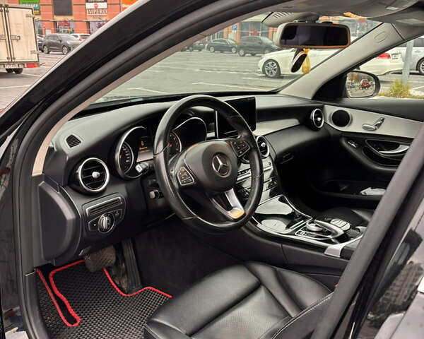 Мерседес Ц-Класс 2015 в Львове на Automoto.ua Черный Мерседес Ц-Класс, объемом двигателя 1.99 л и пробегом 180 тыс. км за 15800 $, фото 29 на Automoto.ua