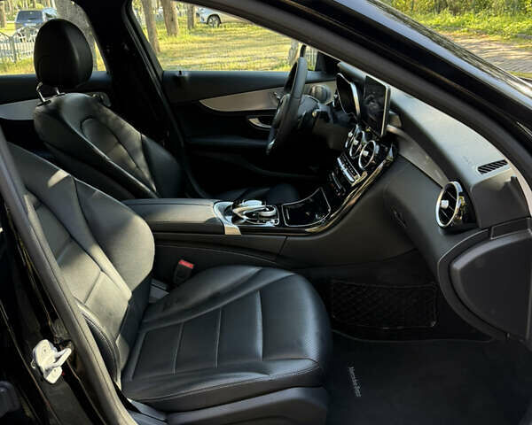 Черный Мерседес Ц-Класс, объемом двигателя 2 л и пробегом 170 тыс. км за 18500 $, фото 28 на Automoto.ua