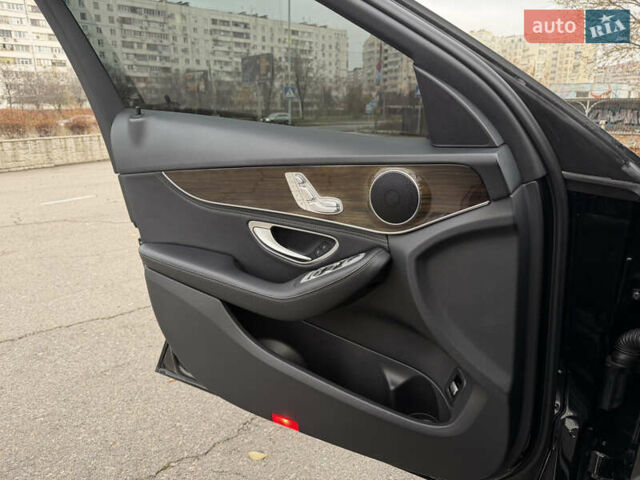 Черный Мерседес Ц-Класс, объемом двигателя 2 л и пробегом 98 тыс. км за 22500 $, фото 20 на Automoto.ua