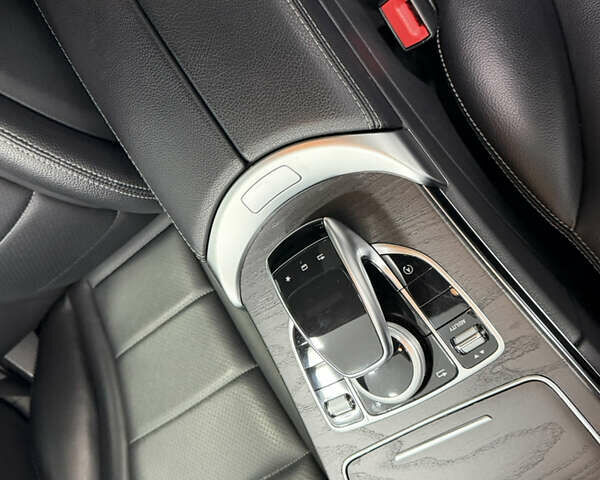 Черный Мерседес Ц-Класс, объемом двигателя 2 л и пробегом 95 тыс. км за 21999 $, фото 24 на Automoto.ua