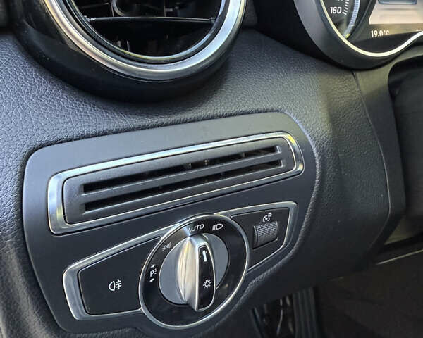 Черный Мерседес Ц-Класс, объемом двигателя 2 л и пробегом 170 тыс. км за 18500 $, фото 17 на Automoto.ua