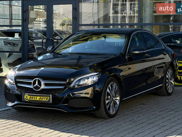 Чорний Мерседес Ц-Клас, об'ємом двигуна 1.99 л та пробігом 246 тис. км за 21800 $, фото 2 на Automoto.ua
