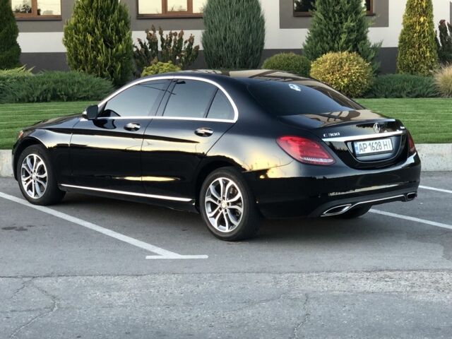 Чорний Мерседес Ц-Клас, об'ємом двигуна 2 л та пробігом 143 тис. км за 19800 $, фото 4 на Automoto.ua