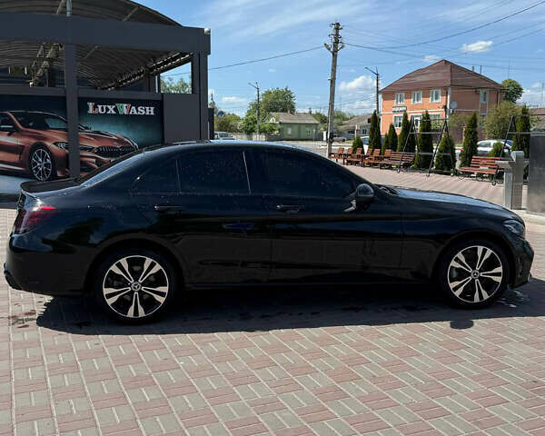 Черный Мерседес Ц-Класс, объемом двигателя 1.99 л и пробегом 173 тыс. км за 22500 $, фото 2 на Automoto.ua