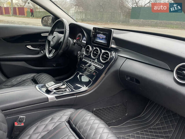 Черный Мерседес Ц-Класс, объемом двигателя 2.14 л и пробегом 340 тыс. км за 18999 $, фото 15 на Automoto.ua