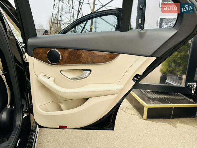 Чорний Мерседес Ц-Клас, об'ємом двигуна 2 л та пробігом 117 тис. км за 17500 $, фото 21 на Automoto.ua