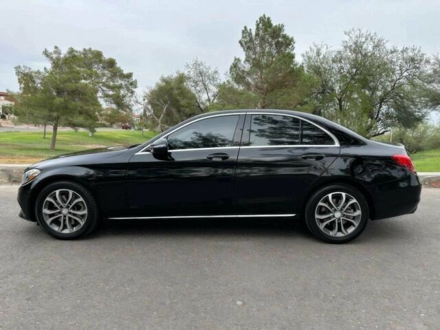 Чорний Мерседес Ц-Клас, об'ємом двигуна 2 л та пробігом 73 тис. км за 13500 $, фото 2 на Automoto.ua